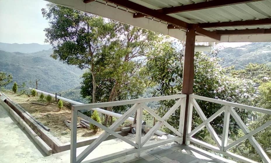 Dongorit Cabin House 1 Kampong Kundassan Exteriör bild